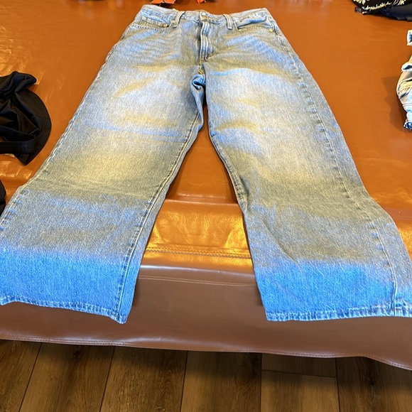 Levi’s high waisted straight jeans, medium wash. - Picture 2 of 5
